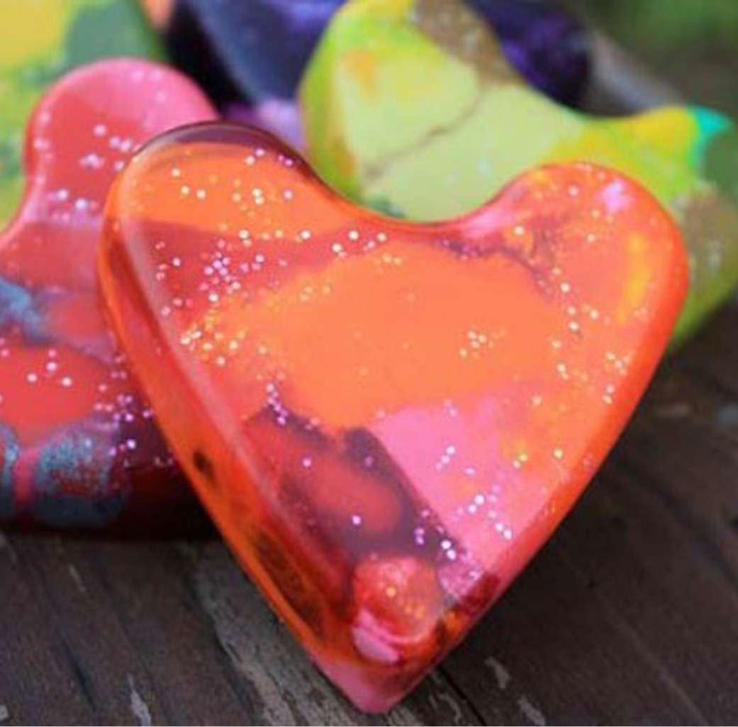 Heart Shaped Crayons | Beanstalk Mums | kids valentine's craft ideas