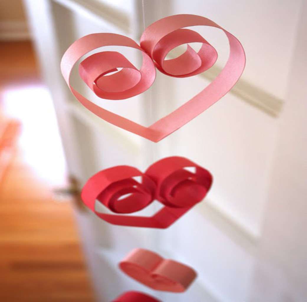 Paper Heart Garland | Beanstalk Mums | kids valentine's craft ideas