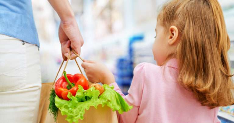 10 Ludicrously easy ways to save money on groceries | Beanstalk Mums