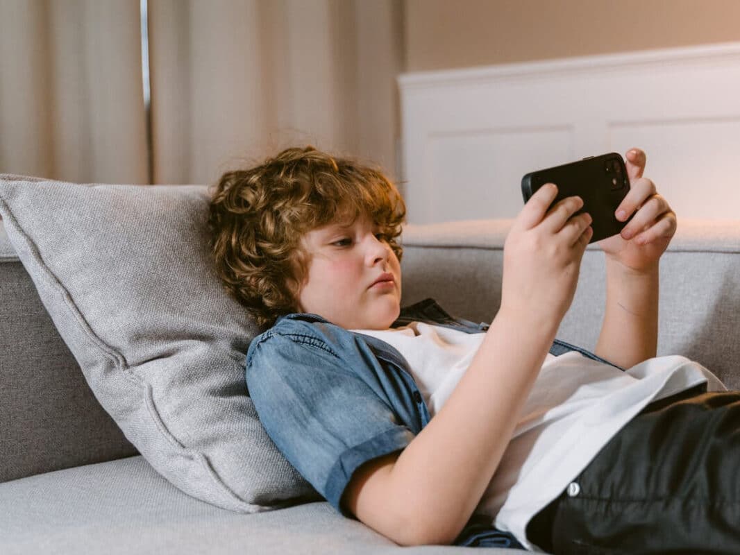 Monitor screen time and set limits | Phone rules for kids