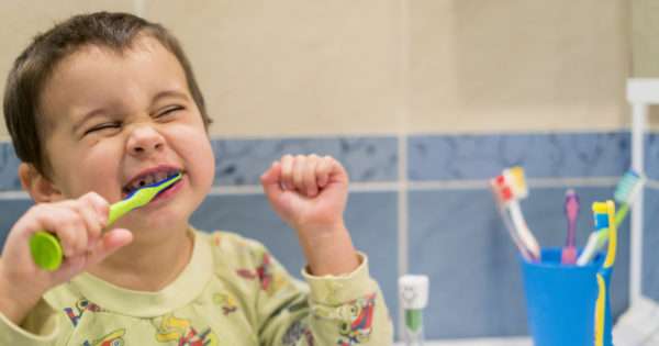 6 Terrifying facts to scare your kids into brushing their teeth | Beanstalk Mums