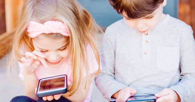 10 Ways to keep your kids safe online | Beanstalk Mums