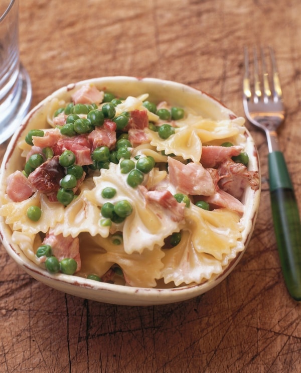 Pasta with ham peas and cream | Healthy meals