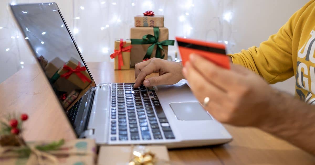 Online Christmas shopping