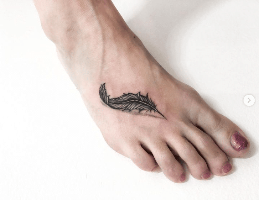 Feather | Foot tattoos for females