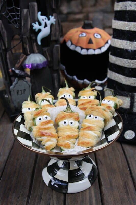 Halloweeno Jalapeno Popper Mummies