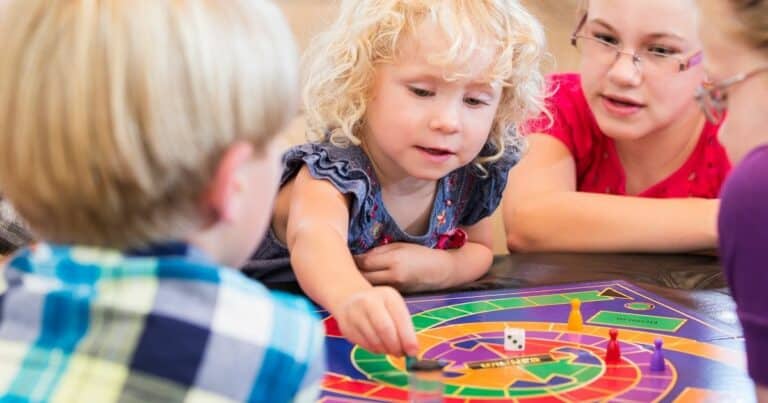 Kids to play board games