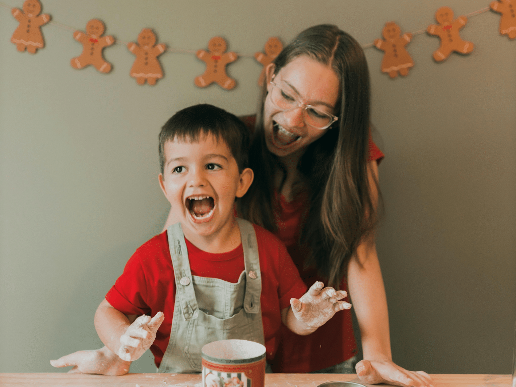 Make and decorate a gingerbread house